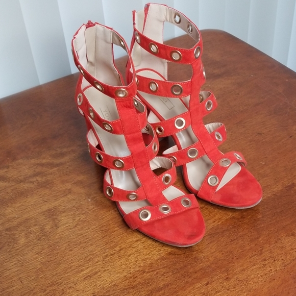 Heels - Picture 2 of 4